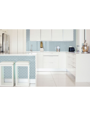 c78461d49571d01f017de8b0b0cad873507b0372_constellation_light_blue_biala_kuchnia_blekitne_plytki_gwiazdki_raw_decor
